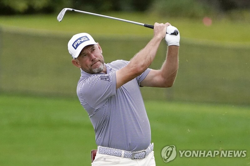 웨스트우드, PGA투어 아널드 파머 대회 3R 선두…임성재 18위