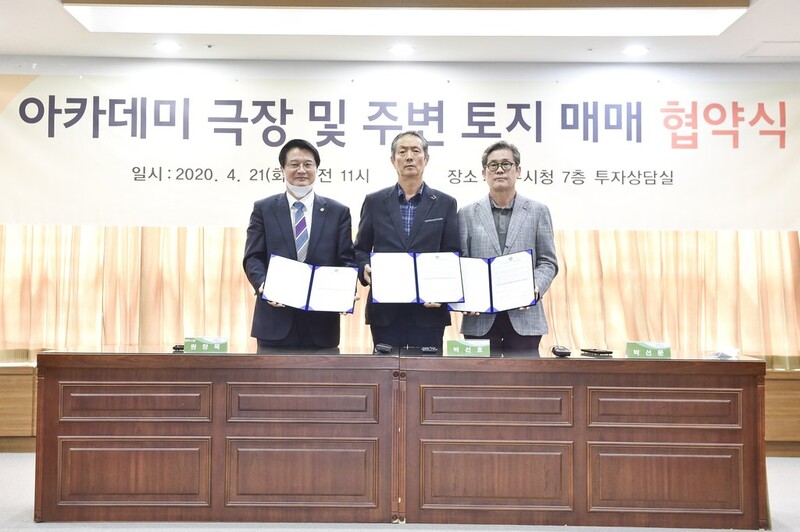 원주아카데미극장 보존 '100인 100석 프로젝트' 달성