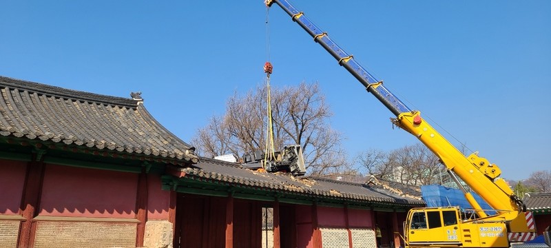 성균관대서 크레인 작업 중 문묘 일부 훼손