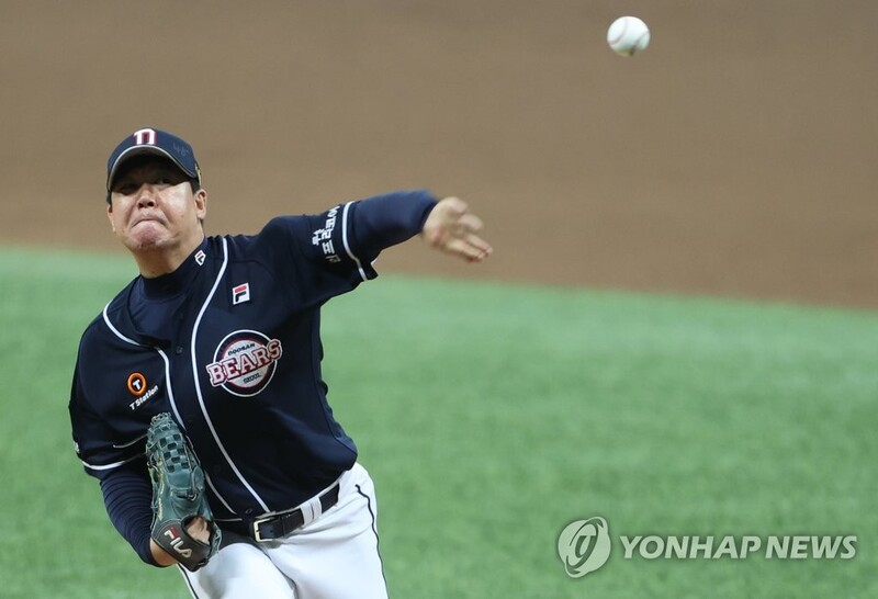 Oldest pitcher for KBO club Bears wants to stay relevant in 2021