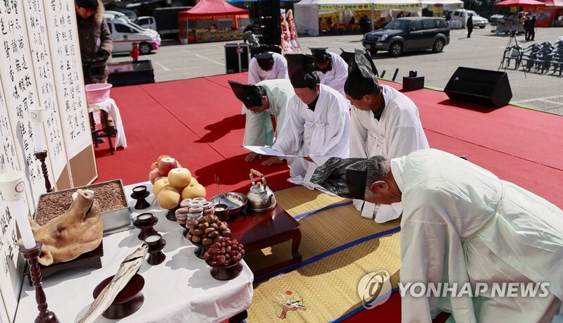 코로나 여파에 지역축제도 '비대면'…진안 고로쇠 축제 성황