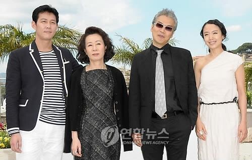 임상수 감독 "윤여정은 나이와 상관없이 '젊은 사람'"