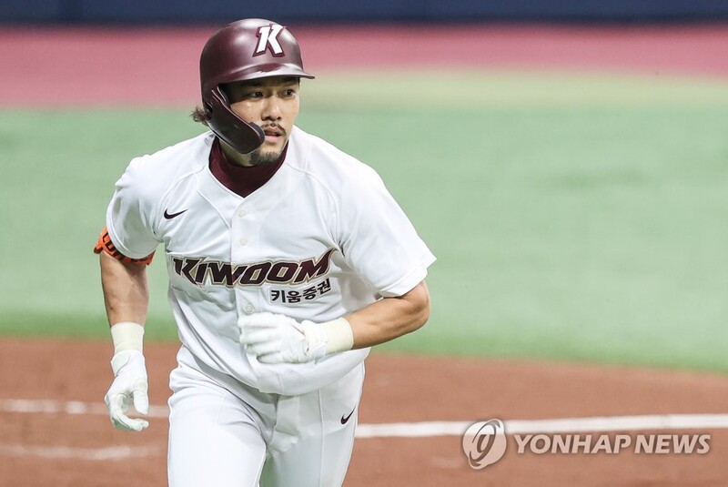 Rejuvenated KBO veteran swinging hot bat in spring training