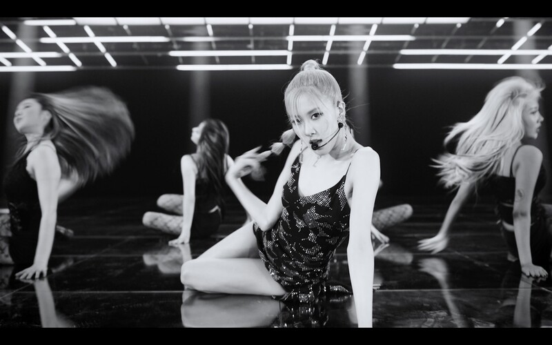 블랙핑크 로제, 미국 토크쇼서 솔로 무대…고혹적 퍼포먼스