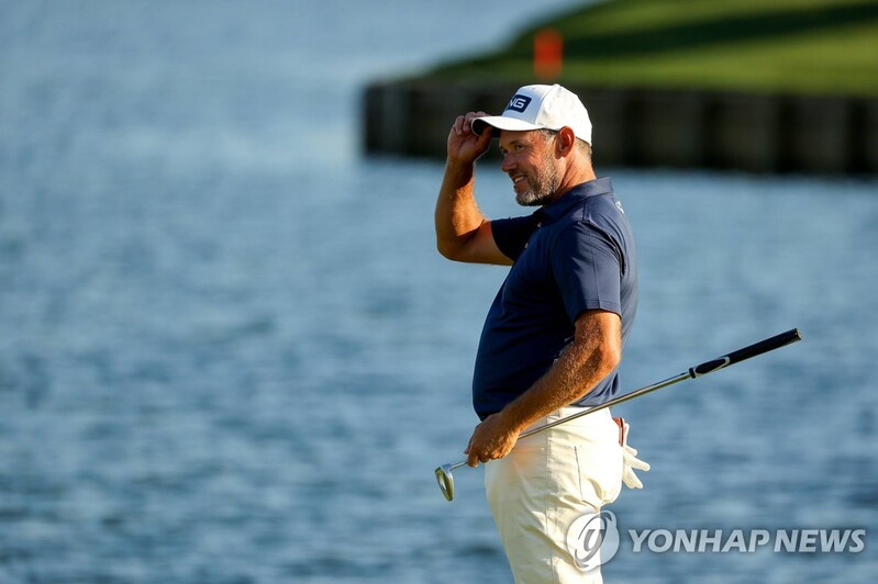'노익장' 웨스트우드, 8일 연속 골프 라운드 강행군