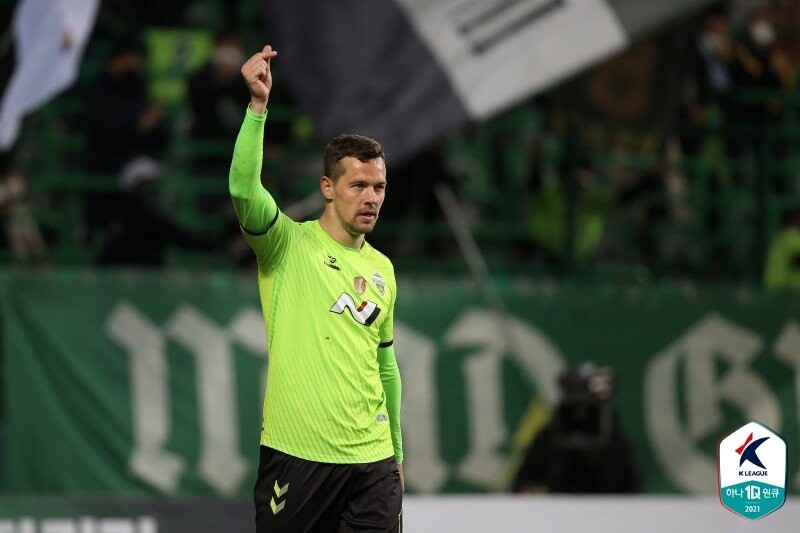 With 3rd straight win, titleholders Jeonbuk rise to 1st place in K League