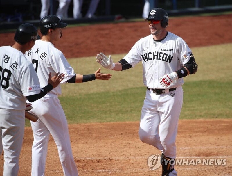 (Yonhap Interview) Bending without breaking: Jamie Romak eager for fresh start in KBO after tough 2020