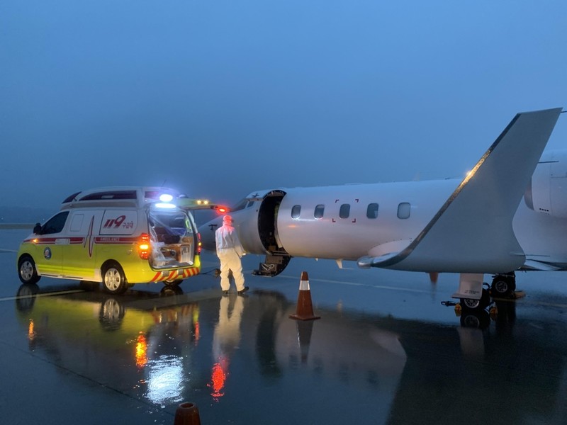 신태용, 에어앰뷸런스로 귀국…"코로나는 완치, 지병 치료"(종합2보)