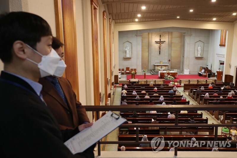 (LEAD) New virus cases above 500 for 5th day, another potential wave worrisome