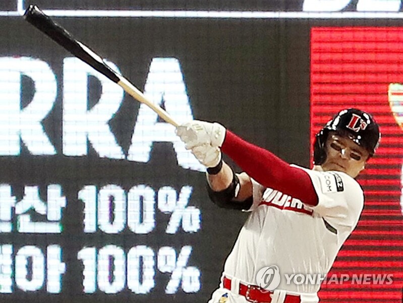 (LEAD) Choo Shin-soo belts 1st homer in KBO