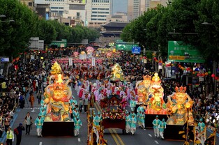 Buddhist community cancels annual lantern parade amid pandemic