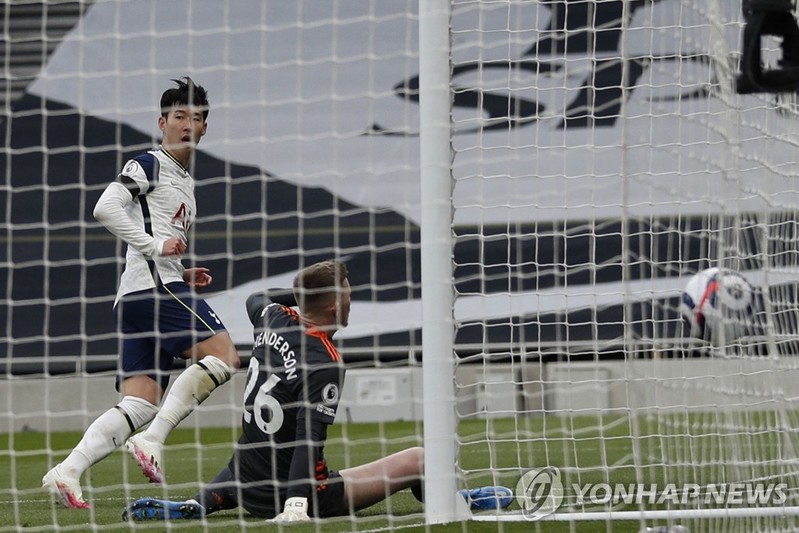 Son Heung-min fires Spurs ahead against Man Utd with his 14th league goal