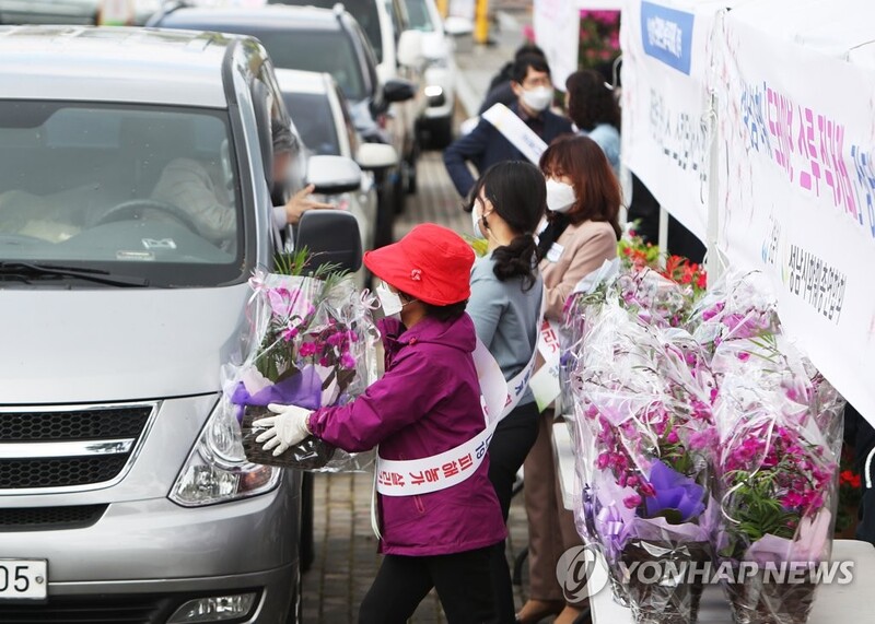 (4th LD) New virus cases under 600 for 2nd day; spring resurgence in store