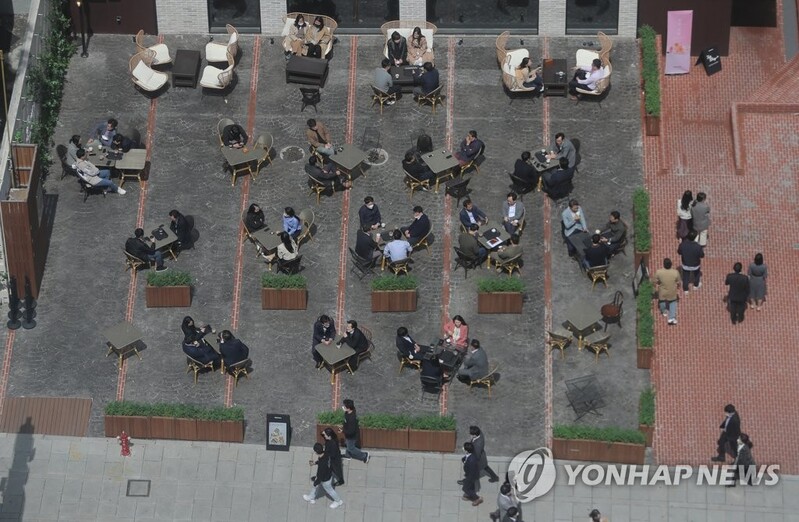 (2nd LD) New virus cases back over 700; enhanced measures considered to curb resurgence