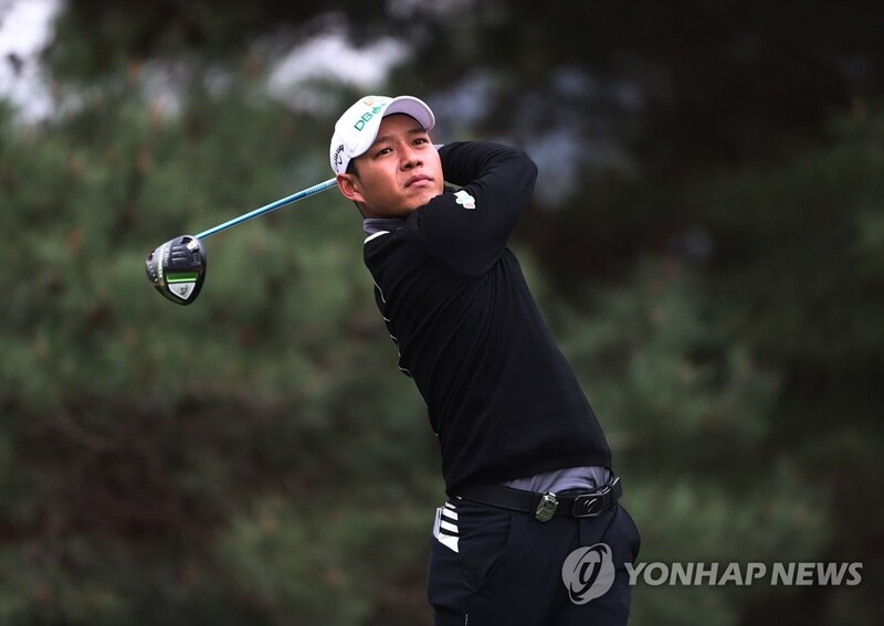 문도엽, KPGA 프로미오픈 3R 단독 선두로…통산 2승 도전