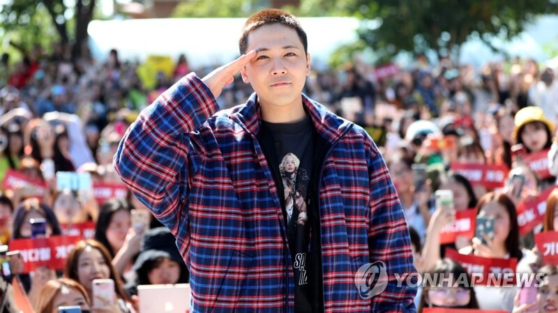 FT Island main vocalist Lee Hong-gi completes military service