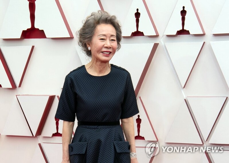 소통과 도전의 '액티브 시니어' 윤여정…젊은층 "윤며드네"