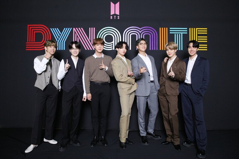 Streams of BTS hit 'Dynamite' surpass 300 mln in Japan: Oricon