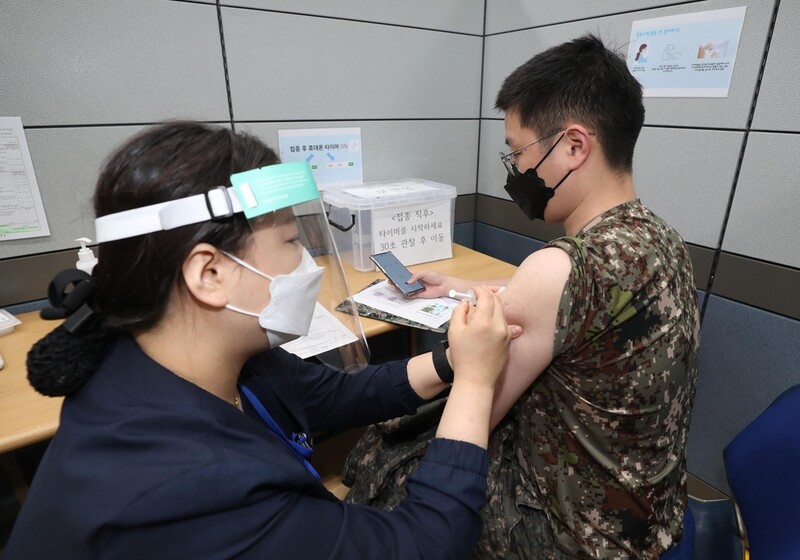 (LEAD) Military begins vaccinating service members over 30
