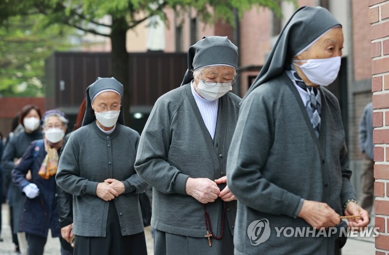 (LEAD) New cases fall back to below 700; virus curbs likely to be extended