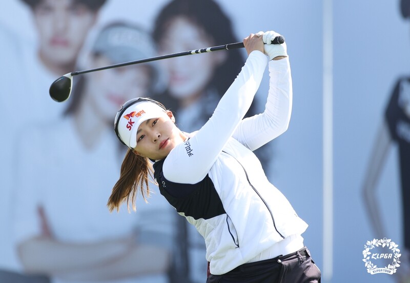 김지영 '메이저퀸 보인다'…KLPGA 챔피언십 이틀 연속 선두권