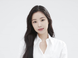YG Entertainment welcomes Apink's Son Na-eun to their agency