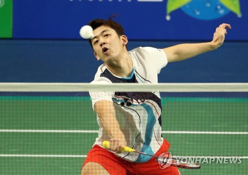 Badminton star Lee Yong-dae diagnosed with COVID-19