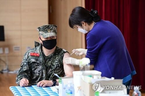 (LEAD) 10 service members test positive for COVID-19