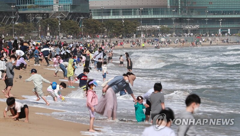 부산 해운대 등 일부 해수욕장 내달 부분 개장…방역 대책 고심