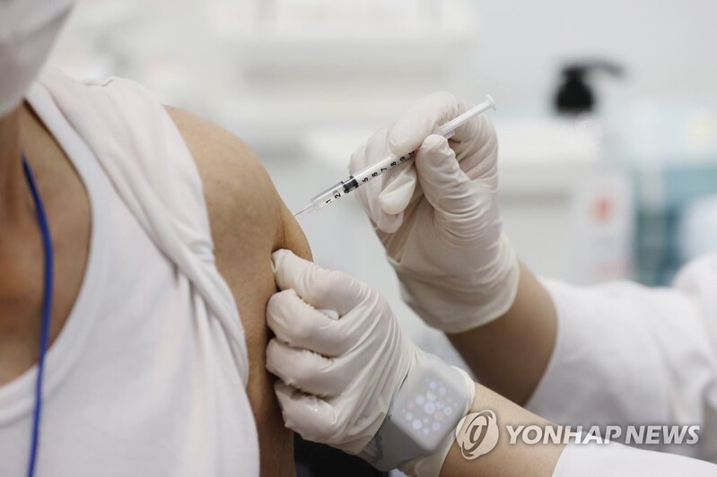 67 pct of S. Koreans say vaccination passports will help economy: poll