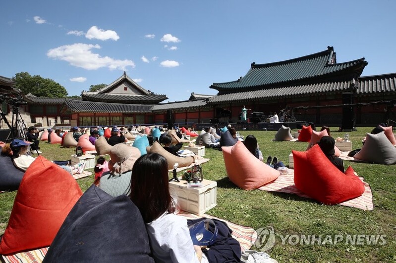 (3rd LD) New virus cases fall below 600 on fewer tests; vaccinations to gather pace