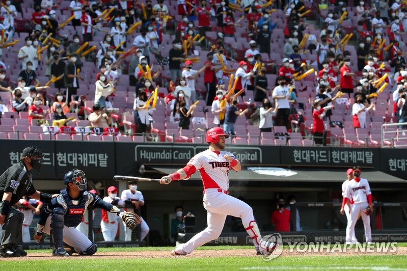 Struggling foreign hitters come through with home runs in KBO
