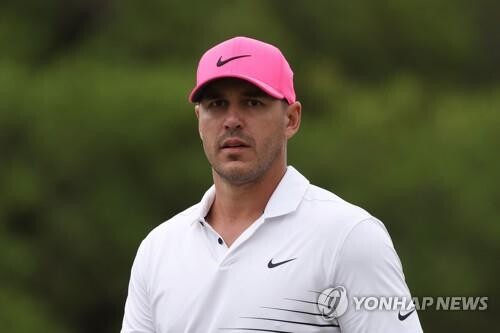 무릎 아픈 켑카 "아직도 쪼그려 앉지 못한다"