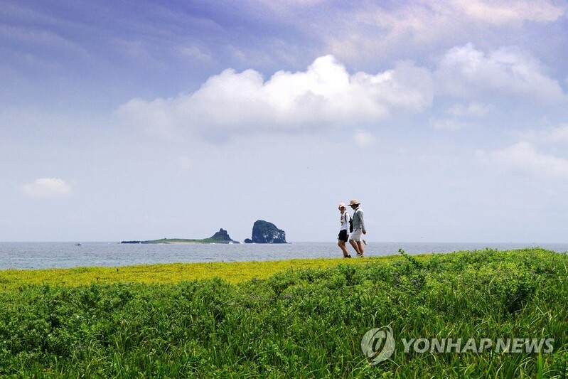 제주올레 100㎞ 완주 인증서 공식 출시…"도전 문턱 낮춰"