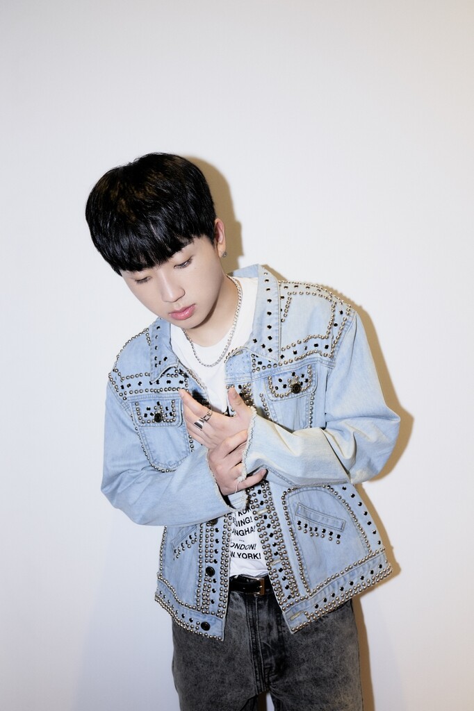 Rookie rapper D.Ark, signs with Psy's own agency P NATION