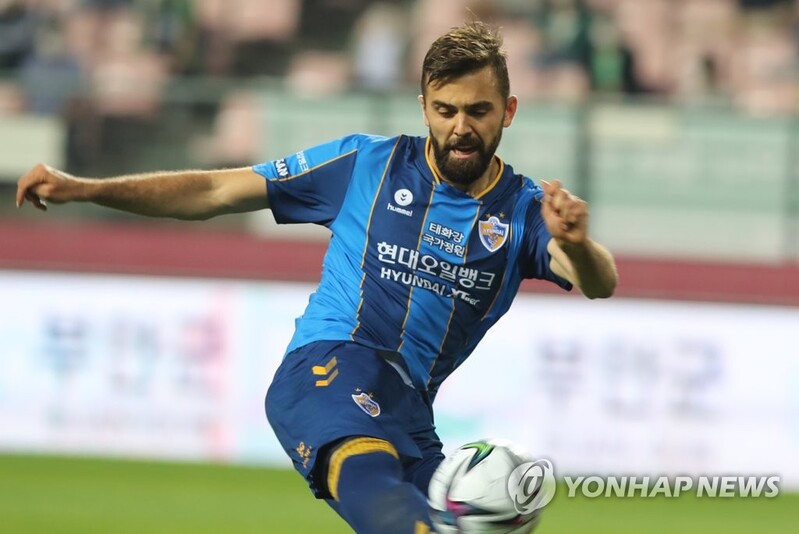 Ulsan beat Jeonbuk to climb to top of K League