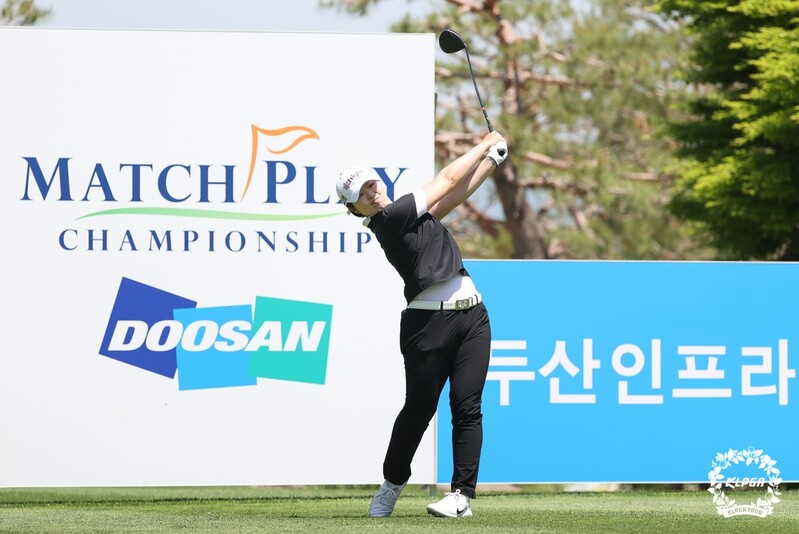 곽보미, KLPGA 두산 매치 '죽음의 조'에서 2연승