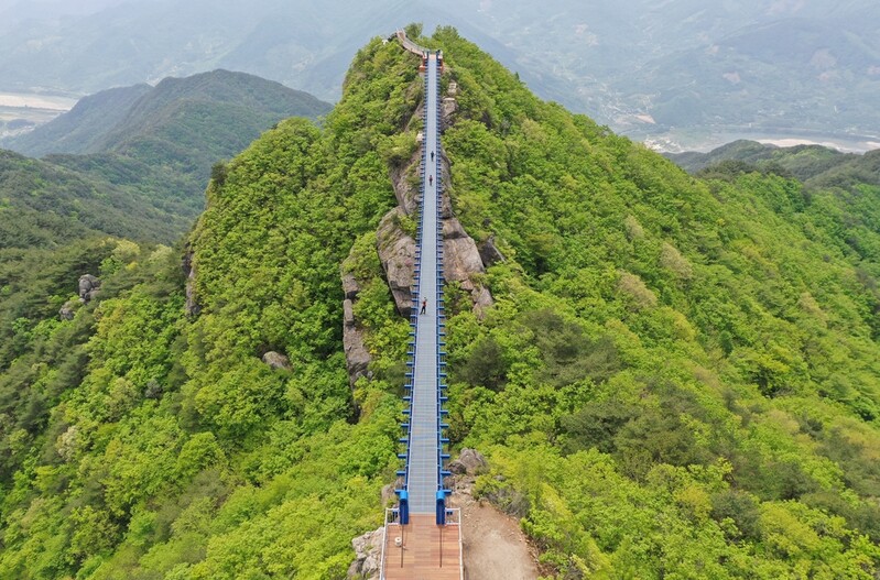 하동 성제봉에 137ｍ 구름다리 완공…섬진강 비경 한눈에