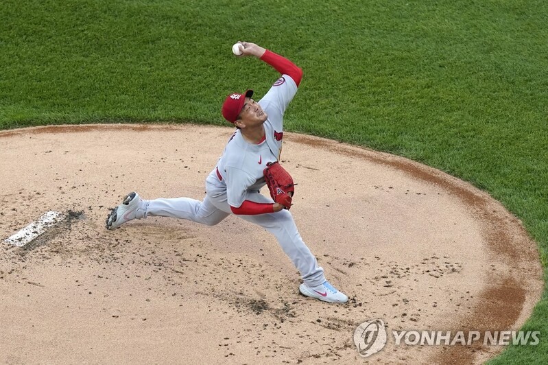 Cardinals' Kim Kwang-hyun disappointed with inability to go deep into game