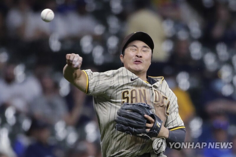 김하성, 만점 활약…멀티 출루+2득점+호수비+도루까지