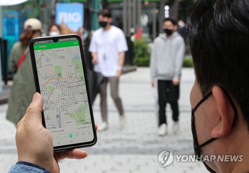 (2nd LD) New COVID-19 cases under 700 again, cluster infections still hampering virus battle