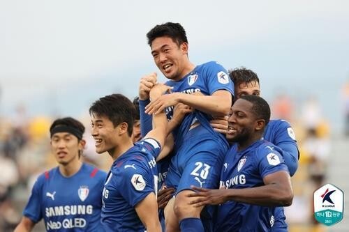Suwon eyeing top spot in K League in derby vs. FC Seoul