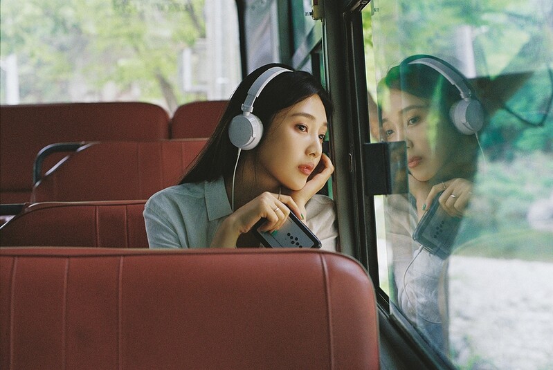 Red Velvet's Joy goes retro in debut solo album