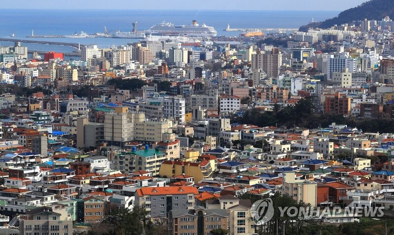 관광객 증가로 제주경제 회복세…경기 양극화 지속