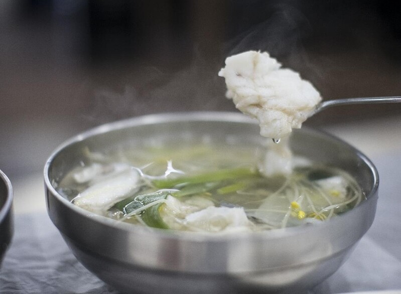 [酒먹방] 시원한 국물맛 일품 동해안 '물곰탕'