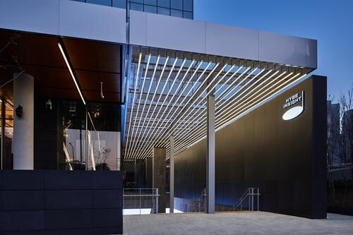 (LEAD) K-pop companies rush to create spaces for fans