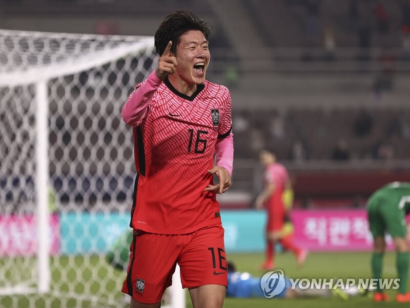 (LEAD) S. Korea take step toward redemption with dominant performance in World Cup qualifier