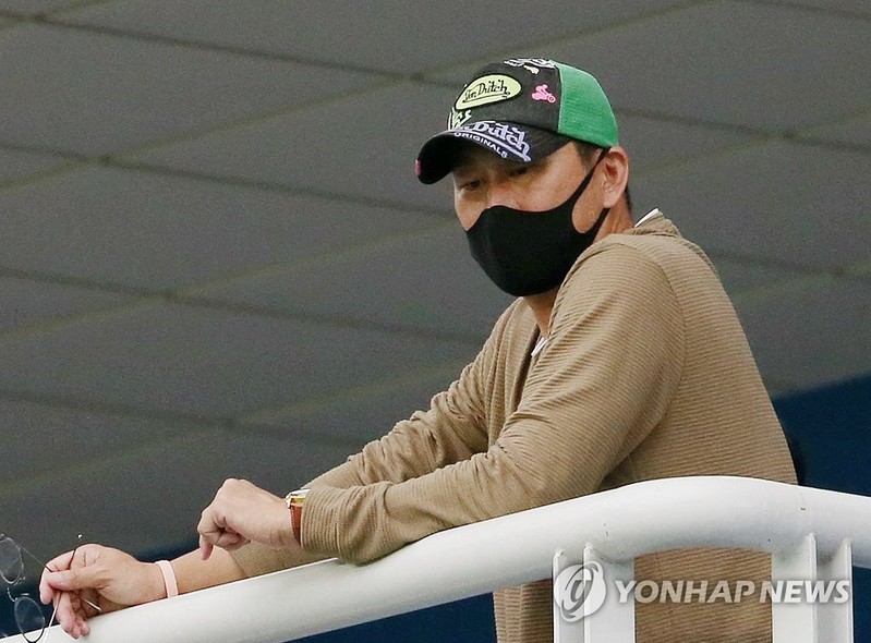 [속보] '한일 월드컵 영웅' 유상철 전 감독, 암 투병 끝에 숨져