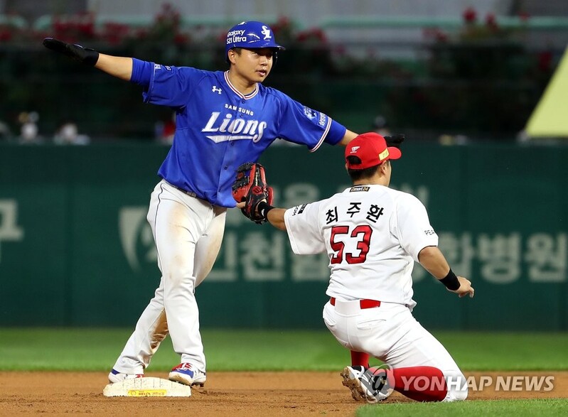 KBO's Lions partying like it's 2015