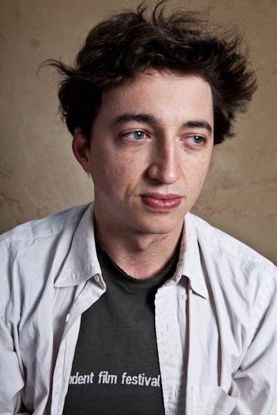 즐겁게 어른이 된 피터 팬, 새로운 네버랜드를 그리다